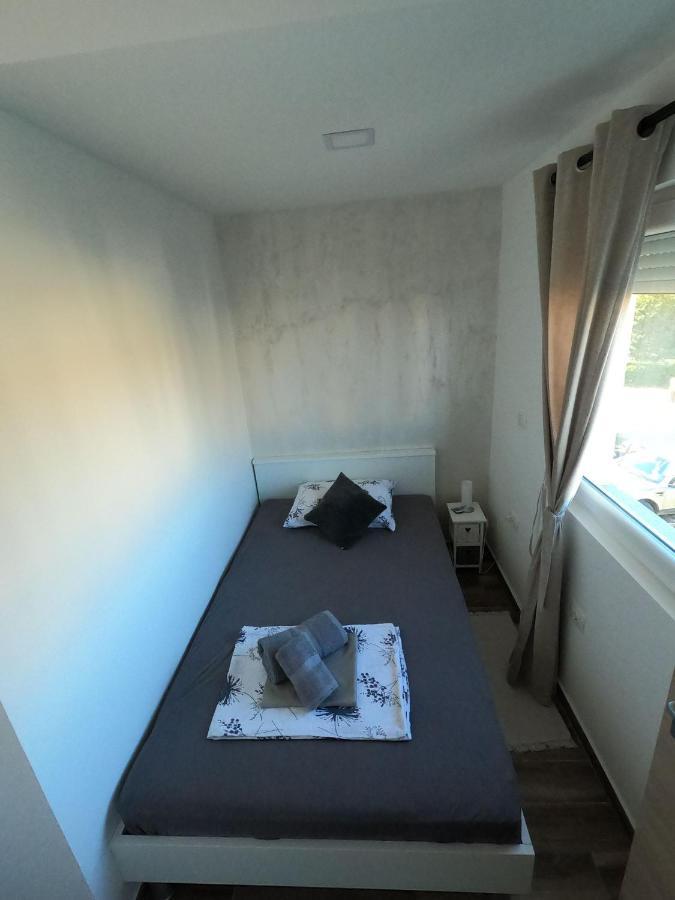 Apartment Natalia Valbandon Εξωτερικό φωτογραφία